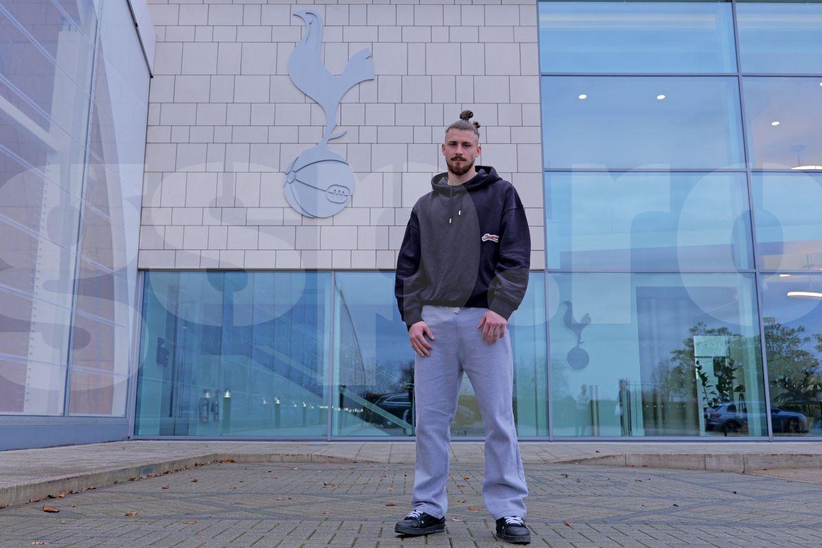 „Dragonul” în afara terenului » Radu Drăgușin despre hobby-uri, viața în Londra și secretele de sportiv: „Îmi place șahul!”