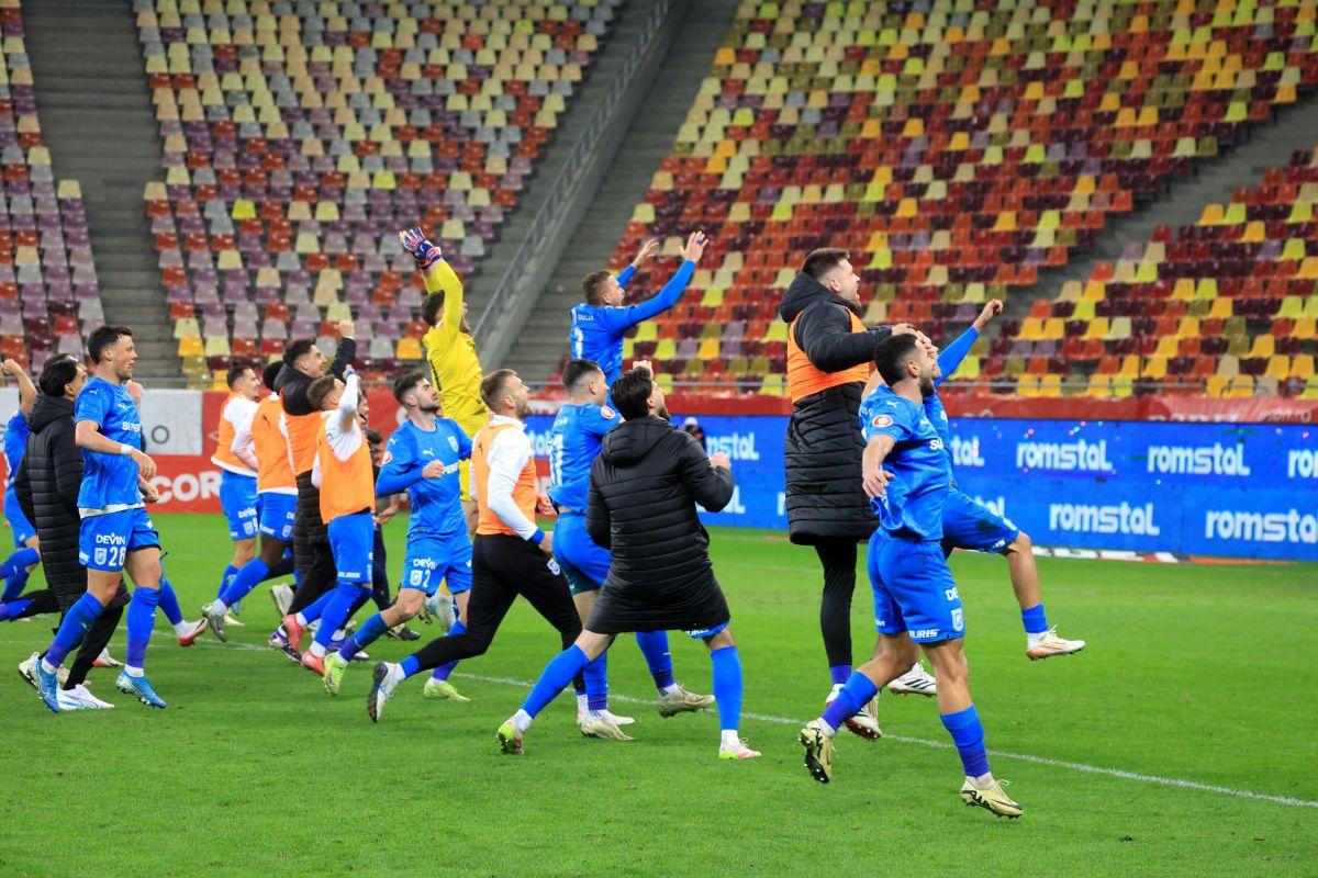 Toți o bat pe Dinamo! Universitatea Craiova revine pe primul loc, deși a jucat o repriză în inferioritate pe Arenă!