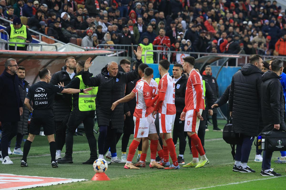 Final de primă repriză „nebun” în Dinamo - Craiova » Cele 3 momente care au „dinamitat” derby-ul
