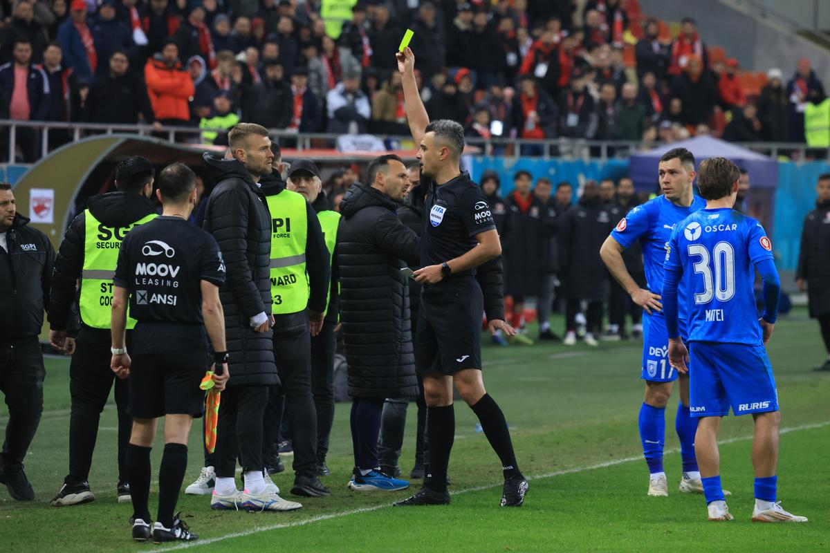 Final de primă repriză „nebun” în Dinamo - Craiova » Cele 3 momente care au „dinamitat” derby-ul