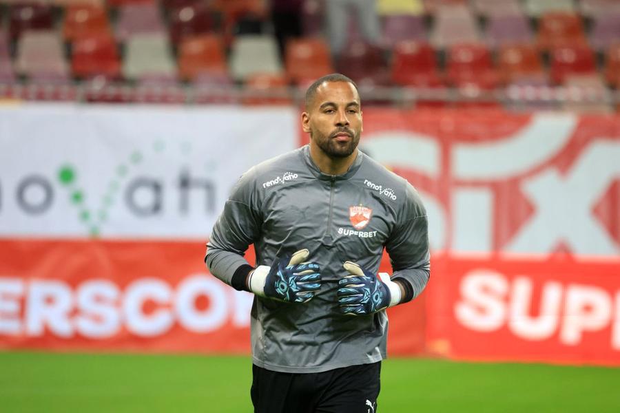 Devis Epassy // Foto: Ionuț Iordache Andrei Nicolescu, dezamăgit de un titular al lui Dinamo: „Mă așteptam la mai mult de la el”