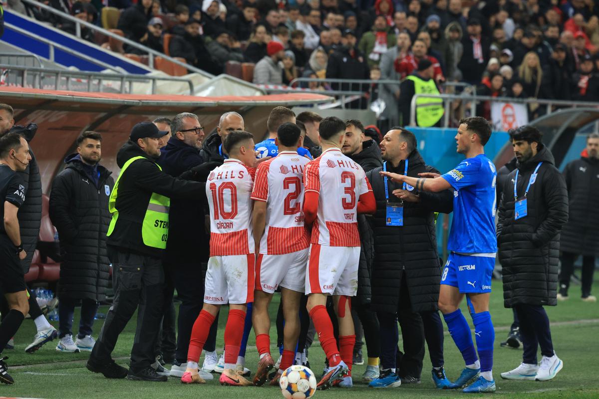 Final de primă repriză „nebun” în Dinamo - Craiova » Cele 3 momente care au „dinamitat” derby-ul