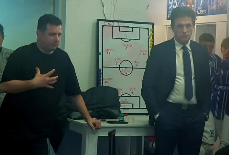 Gică Popescu în vestiarul Farului Gică Popescu, vizită în vestiarul lui Ianis Zicu: „Pentru mine nu se schimbă nimic”