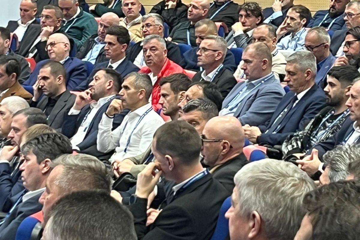 Cu cine a votat FCSB la alegerile de la FRF » Surpriză în privința reprezentatului primei ligi: „Da, o să dezvălui”