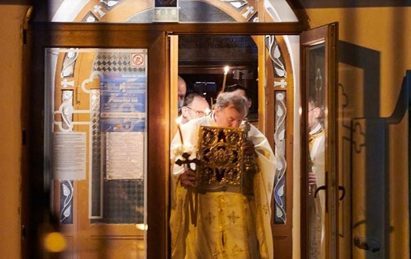 Hristos a Înviat! Orașele României au vibrat în noaptea de Înviere de cântece religioase