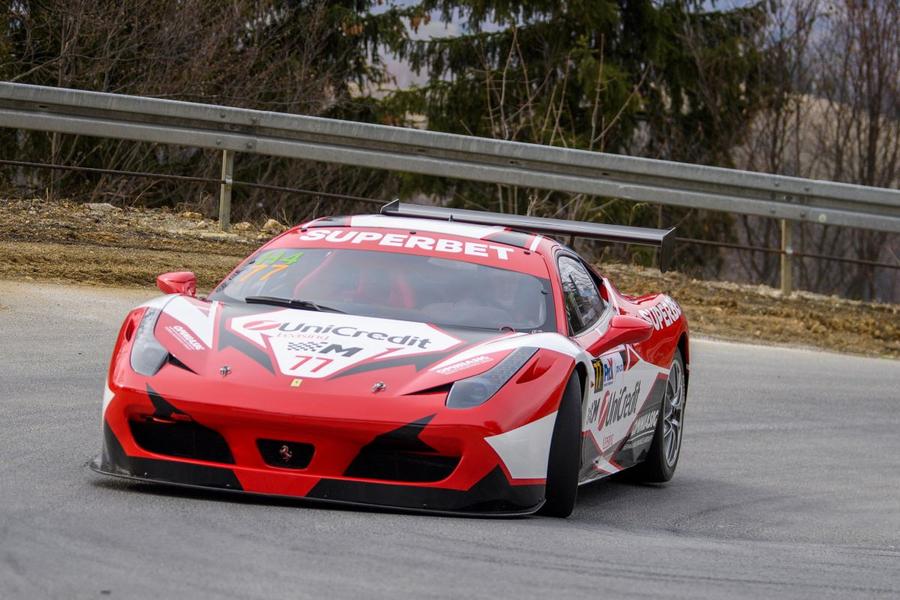 Ferrari 458 Challenge (foto: Bogdan Barabas) Surpriza lui Mihai Leu » Cel mai rapid în cursa de la Cheile Grădiștei