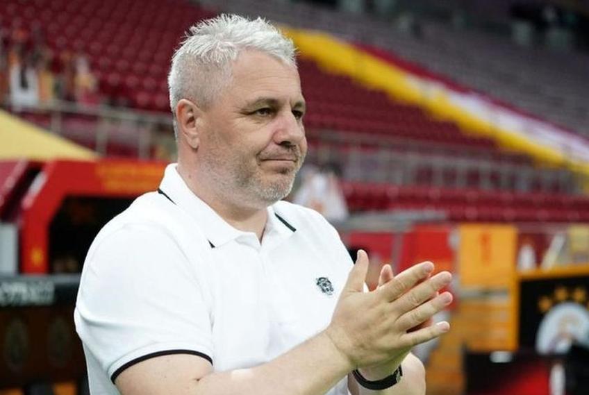 Marius Șumudică, fost jucător și antrenor al Rapidului, este deranjat de jocul giuleștenilor cu FC U Craiova, 0-1, dar și de atitudinea tehnicianului Mihai Iosif.