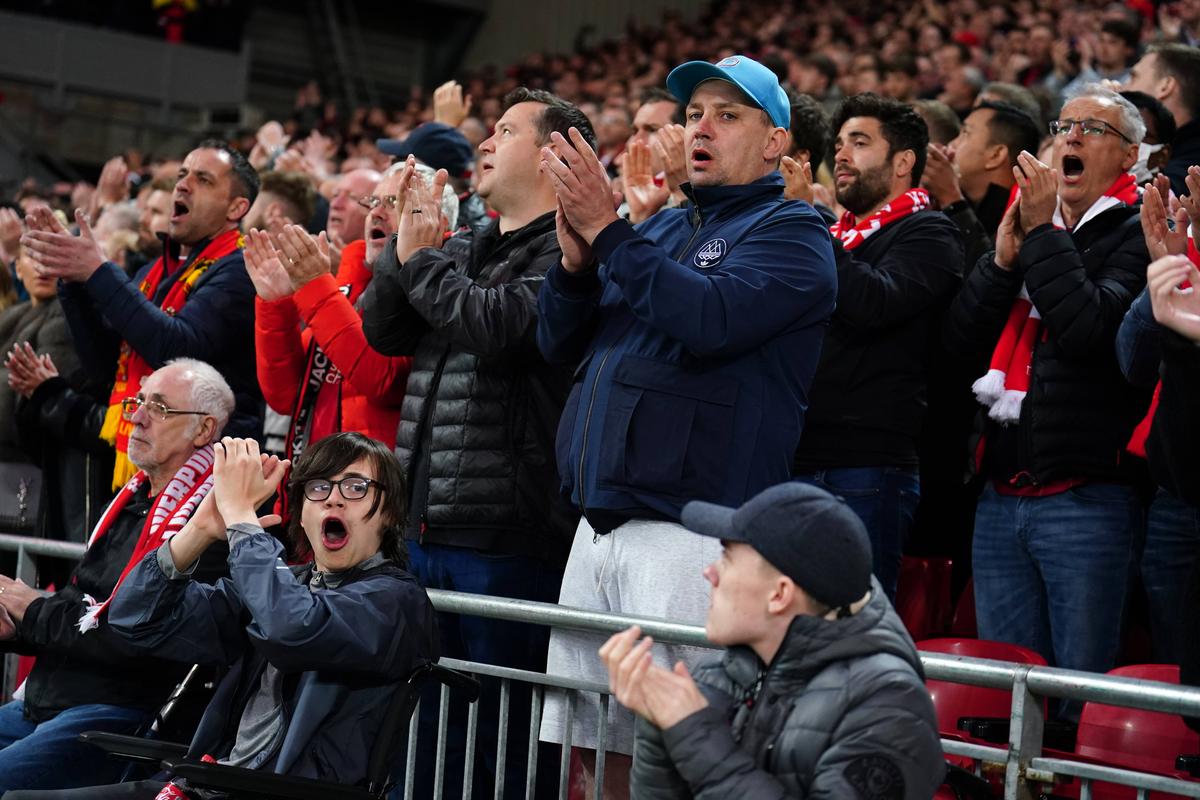 Fanii lui Liverpool, aplauze în memoria fiului lui Cristiano Ronaldo