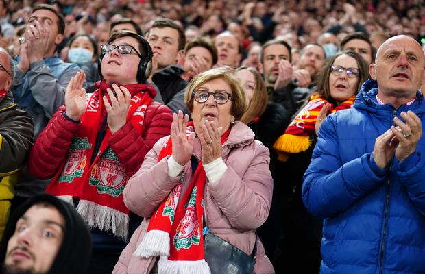 Moment emoționant pe Anfield Road » Au lăsat deoparte rivalitatea și au fost alături de Cristiano Ronaldo