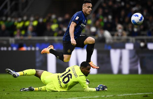 Inter și-a umilit rivala din Milano și s-a calificat în finala Cupei Italiei!