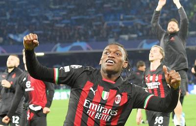 „M-a luat de mână ca pe un fiu” » Senzaționalul Rafael Leao, fabulos la interviu: „Vrem Champions League!”