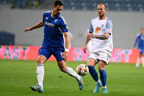 Andre Duarte, în duel cu Denis Alibec / FOTO: Imago Images