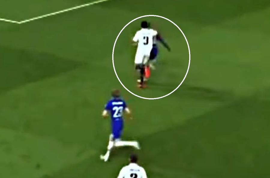 Militao a trecut prin spatele lui Chalobah, iar fundașul lui Chelsea a căzut. Fault, dar fără „galben”, a fost decizia arbitrului Frank Lampard reclamă, după Chelsea - Real Madrid: „Trebuia «roșu» la Militao!”