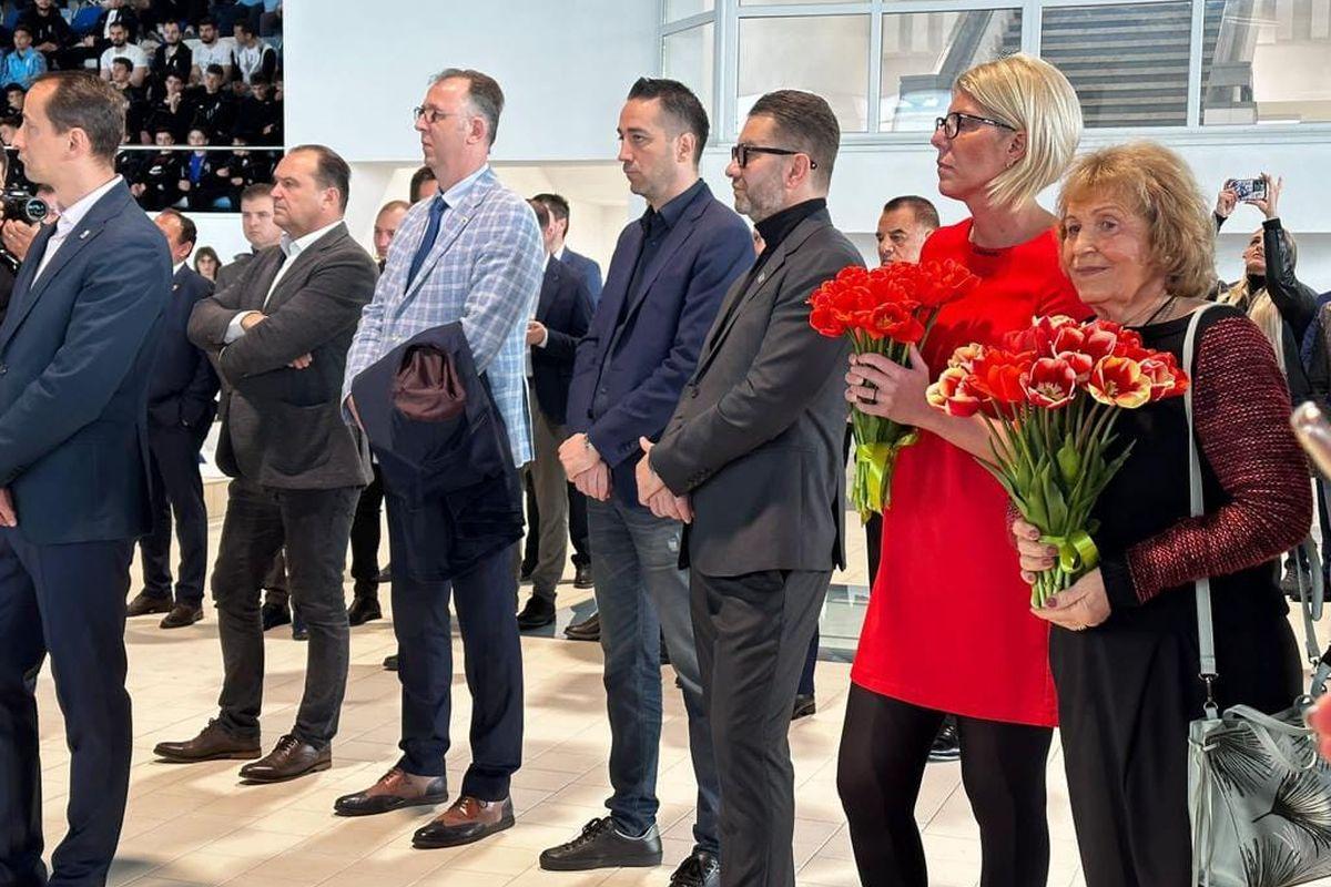 Cu o întârziere de 18 luni, bazinul olimpic de 1,7 milioane de euro din România a fost inaugurat astăzi: „Avem o infrastructură de excepție”