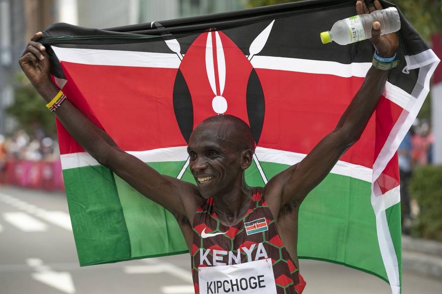 Eliud Kipchoge Total neașteptat » David Popovici și-a ales sportivul preferat din afara înotului: „Îi admir disciplina și stilul de viață”