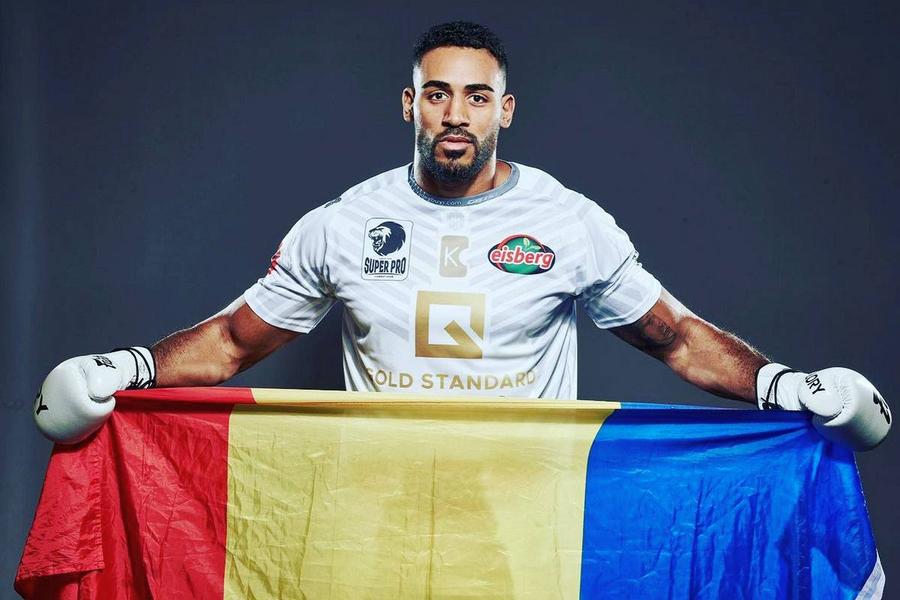 De la fotbal la kickboxing » Benny Adegbuyi și-a spus povestea la „Prietenii lui Ovidiu”: „Tata e nigerian, dar eu mă simt sută la sută român. Țin cu FCSB”