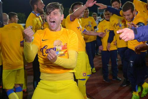 Raul Rusescu în 2015, după al doilea titlu câștigat cu FCSB / foto: Arhivă GSP (2015)