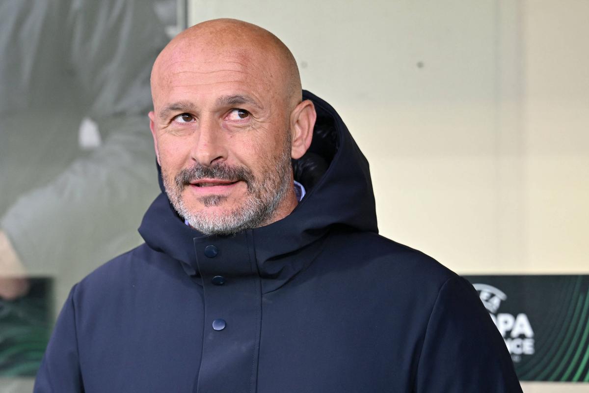 Vincenzo Italiano a sărutat o jurnalistă în Fiorentina - Viktoria Plzen, din „sferturile” Conference League