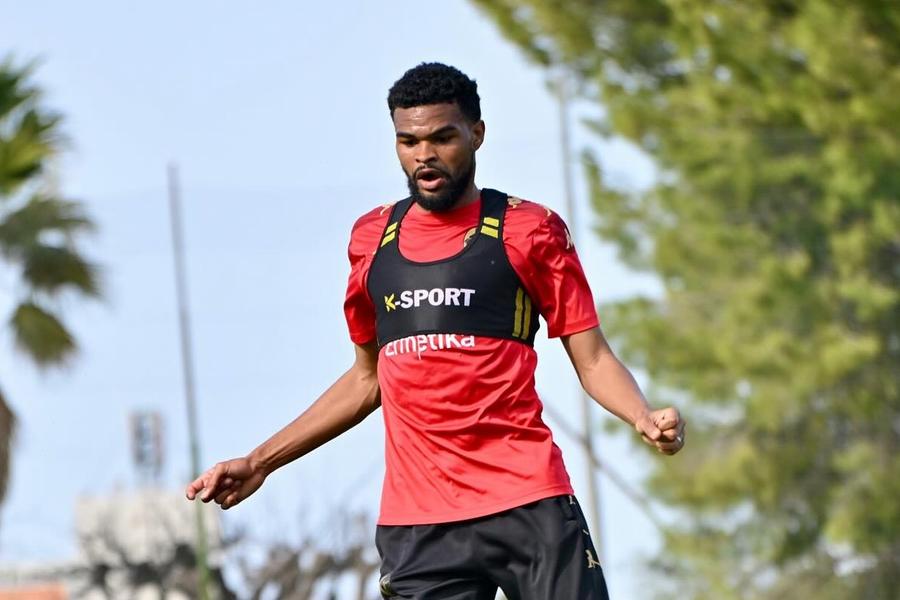 Malcom Edjouma nu a demonstrat la Bari și se întoarce la FCSB. Foto: SSC Bari Anunțul momentului pentru Gigi Becali » Fotbalistul se întoarce la FCSB: „Direct atacant îl bag!”