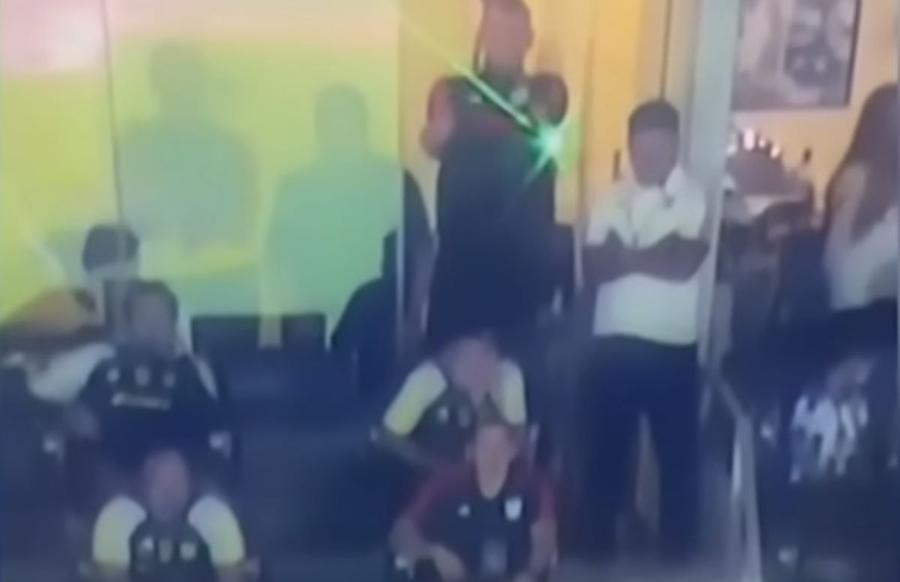 Cât mai costă un laser folosit de un portar împotriva unui adversar. Sancțiune uriașă dictată!