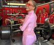 Jennifer Lopez a făcut senzație în boxa Ferrari