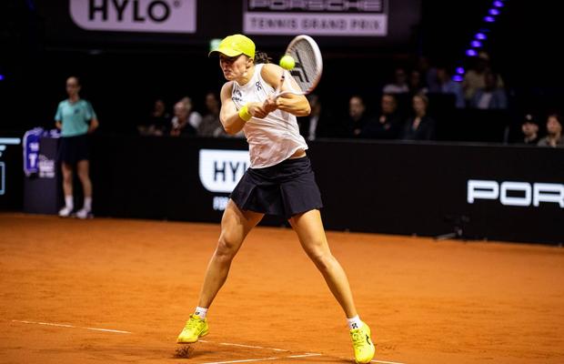A învins-o a 6-a oară consecutiv pe Iga Swiatek și e în semifinale la Stuttgart: „Sunt mândră de mine”