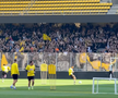 Nebunie înainte de derby-ul de titlu din Grecia: mii de fani la antrenament » Scene incredibile sub ochii lui Răzvan Marin