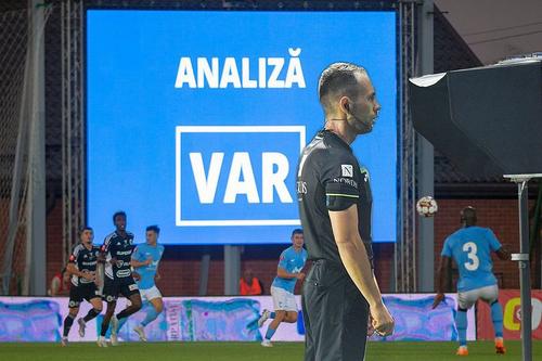 Hermannstadt - U Cluj, meci din play-out programat azi, la 17:30, nu beneficiază de tehnologia arbitrajului video.