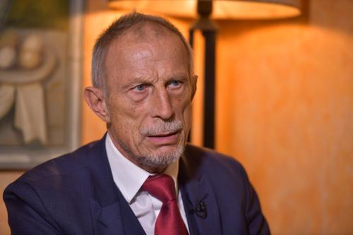 Christoph Daum, 69 de ani, fostul selecționer al României, e internat la Terapie Intensivă într-un spital din New York.