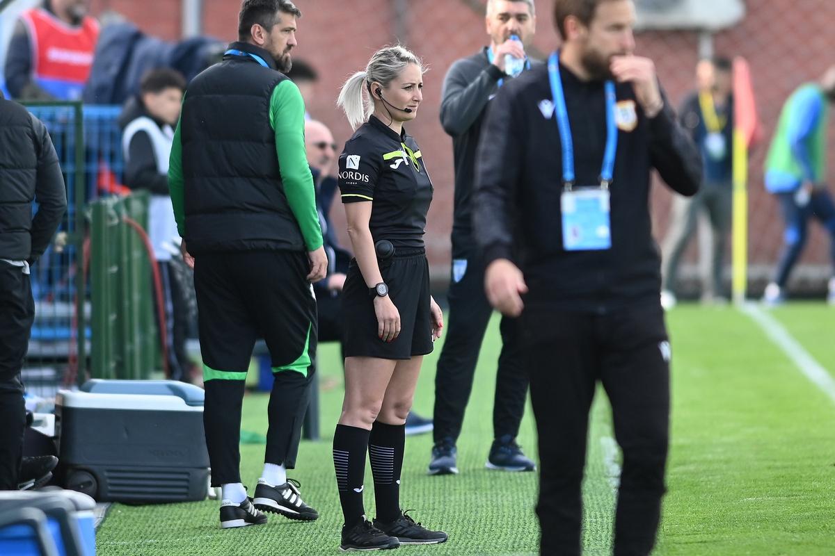 Alina Peșu - arbitru
