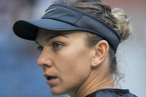 Simona Halep nu mai scapă de probleme