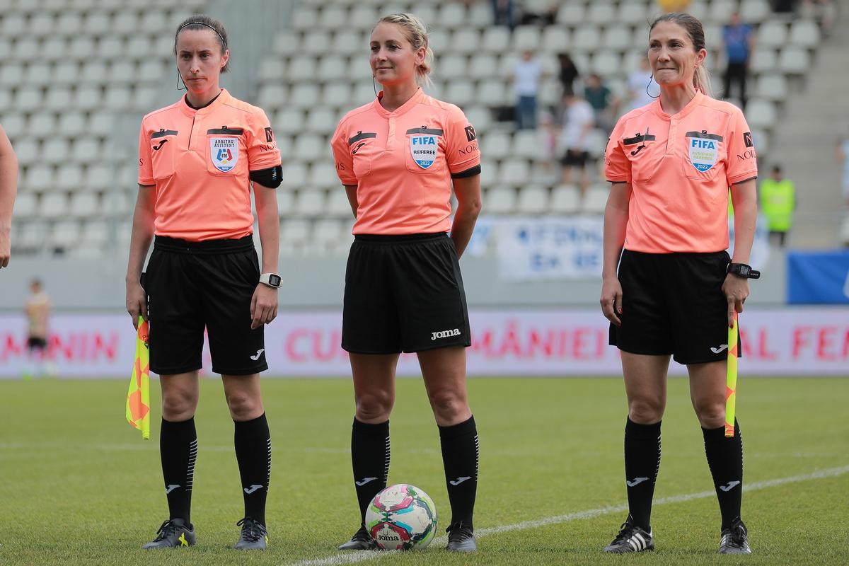 Alina Peșu - arbitru