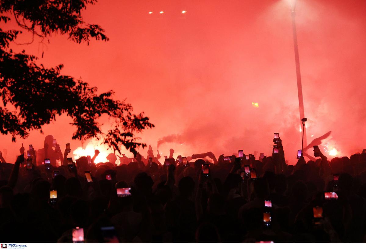 Ce performanță pentru Răzvan Lucescu! CAMPION cu PAOK pentru a doua oară » Haos pe gazon la final, au intrat scutierii!