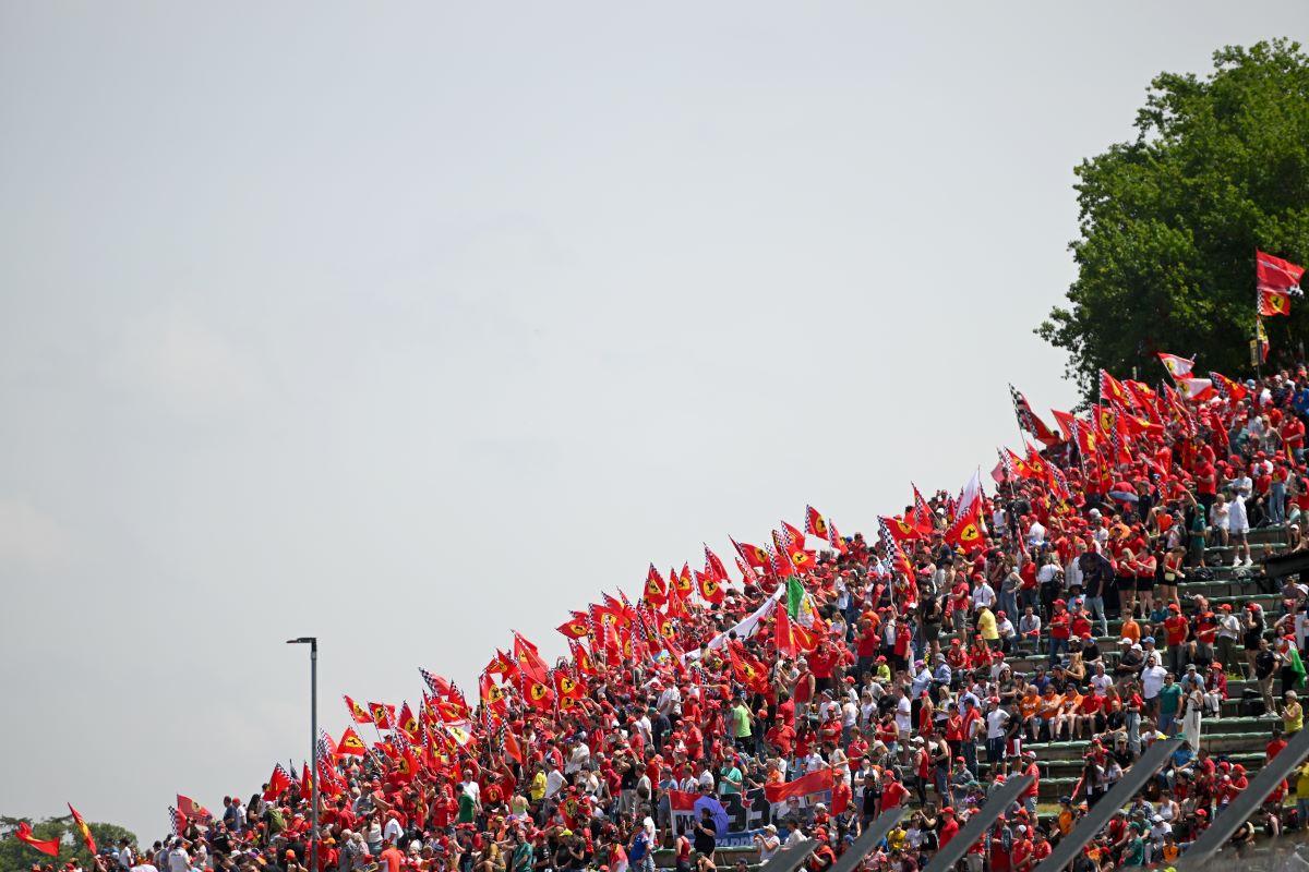 Max Verstappen, a cincea victorie a sezonului, pe circuitul de la Imola » L-a ținut la distanță pe ambițiosul Lando Norris