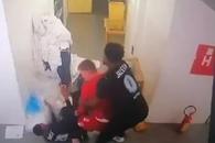 Scene scandaloase înaintea derby-ului de diseară » Jucătorii s-au luat la bătaie la vestiare! Se cere intervenția Ministerului de Interne: „Vătămare corporală gravă!