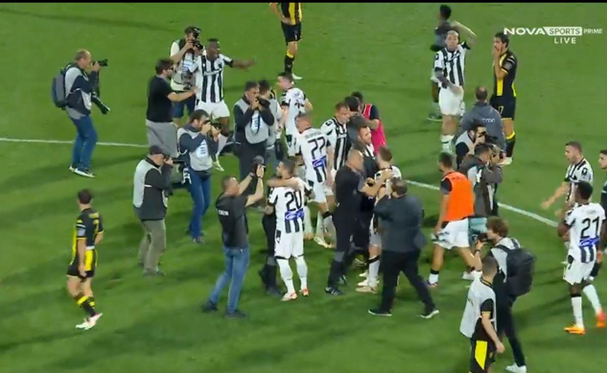 Ce performanță pentru Răzvan Lucescu! CAMPION cu PAOK pentru a doua oară » Haos pe gazon la final, au intrat scutierii!