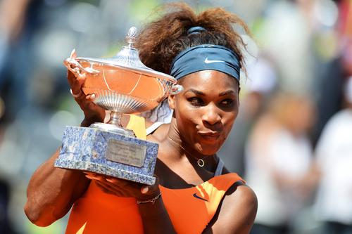 Serena Williams în 2013 cu trofeul de la Roma FOTO Imago Images