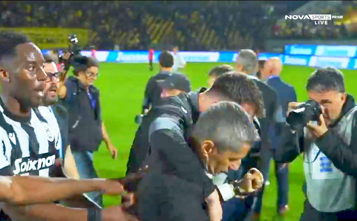 Imagini uluitoare! Răzvan Lucescu, scos cu scutierii de pe gazon » Bătaie generală, după ce PAOK a luat titlul