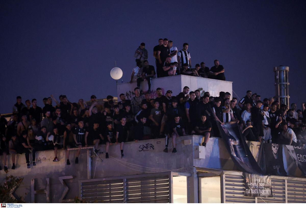 Ce performanță pentru Răzvan Lucescu! CAMPION cu PAOK pentru a doua oară » Haos pe gazon la final, au intrat scutierii!