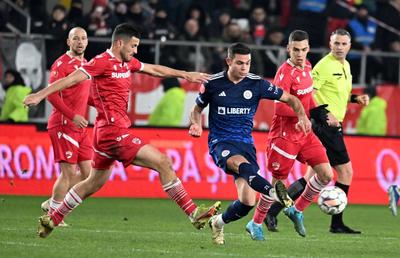 Universitatea Craiova a efectuat primul transfer al verii » Jucătorul din Superliga a semnat cu echipa lui Rădoi