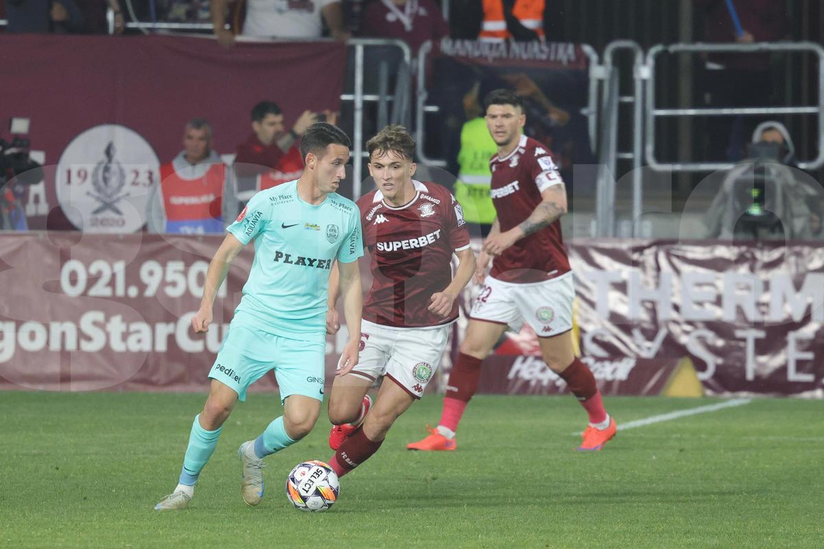 Fotbalistul Rapidului, criticat vehement în direct: „E jumătate de jucător, nu poți să-ți permiți!”