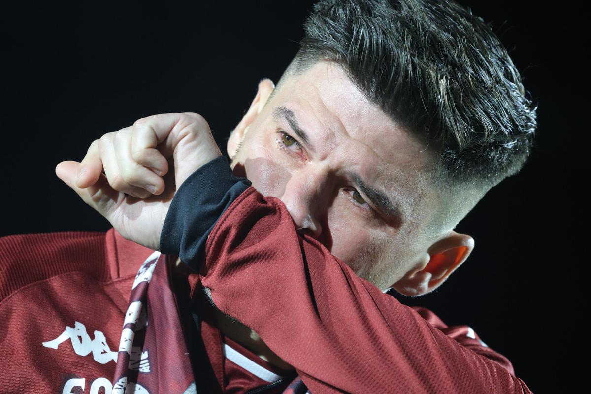 Cristian Săpunaru s-a retras! Discurs în lacrimi al fotbalistului: „Gata, s-a terminat” » Fanii Rapidului, la înălțime: „Ține minte, îți stă bine președinte!”