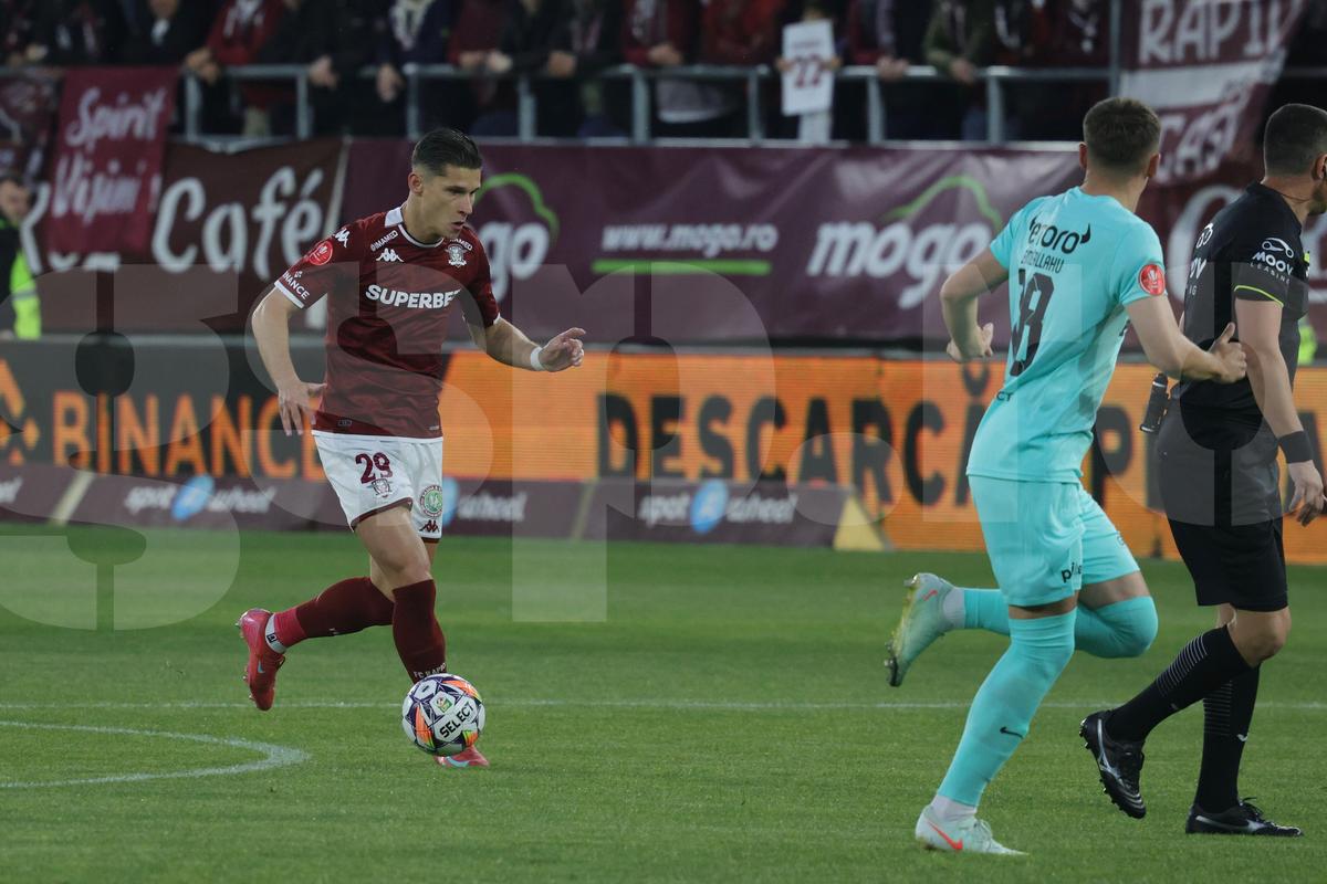 Fotbalistul Rapidului, criticat vehement în direct: „E jumătate de jucător, nu poți să-ți permiți!”
