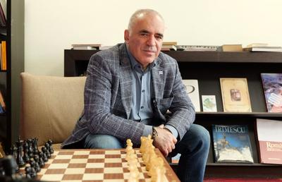 Reacția lui Garry Kasparov după alegerile prezidențiale: „O victorie pentru România și pentru viitorul ei”