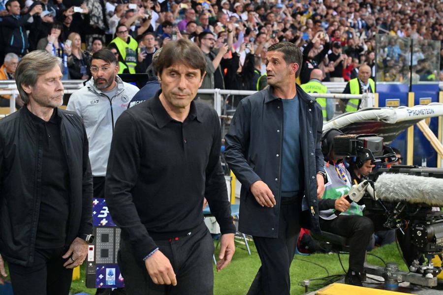 Cristi Chivu și Antonio Conte / Foto: Imago Continuă războiul » Chivu a refuzat dialogul: „V-ascultă Conte! Nu știu dacă vreți să-l salutați”