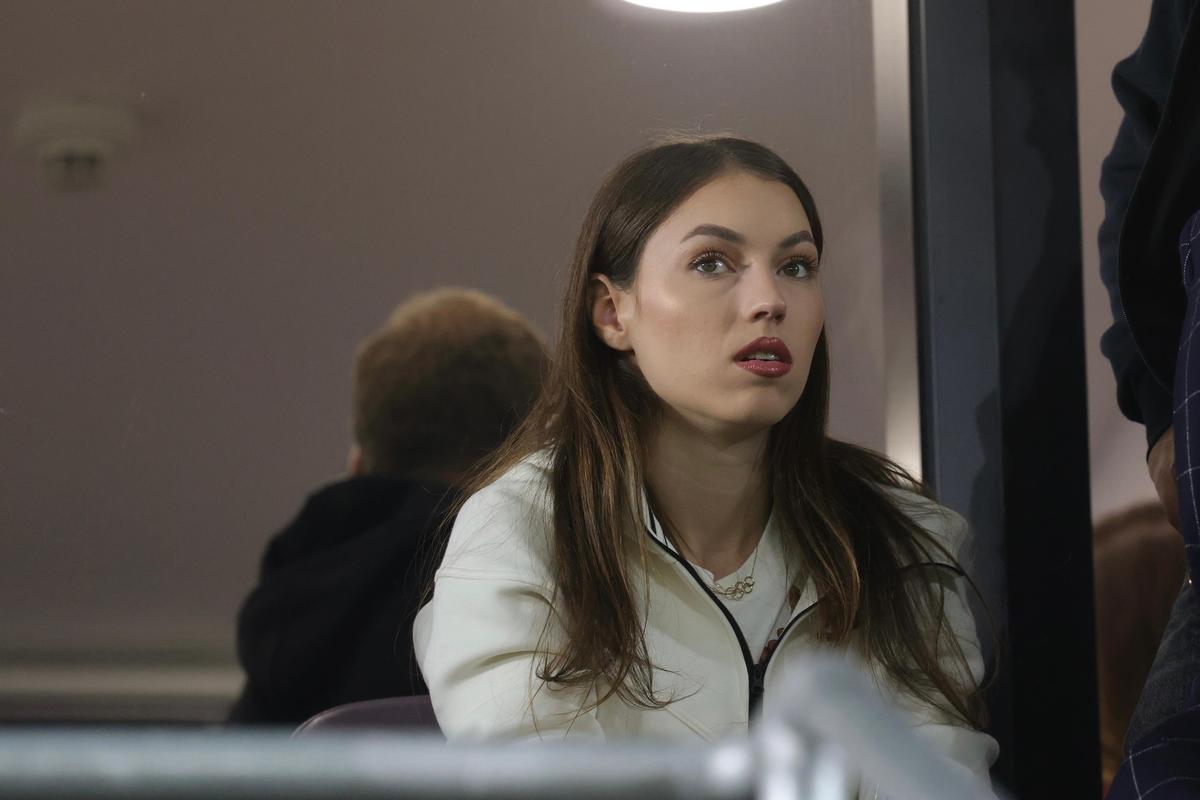 Campioana-fotomodel a atras toate privirile la Rapid - CFR » Cum a fost surprinsă în Giulești: fanii au vrut să imortalizeze momentul
