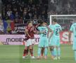 Momentul ieșirii lui Cristi Săpunaru de pe teren, la ultimul meci la Rapid/ foto: Ionuț Iordache (GSP)