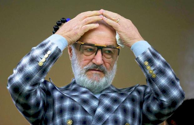 Gigi Becali a văzut deznodământul finalei Nicușor Dan - George Simion și s-a pronunțat: „Stai acasă!”