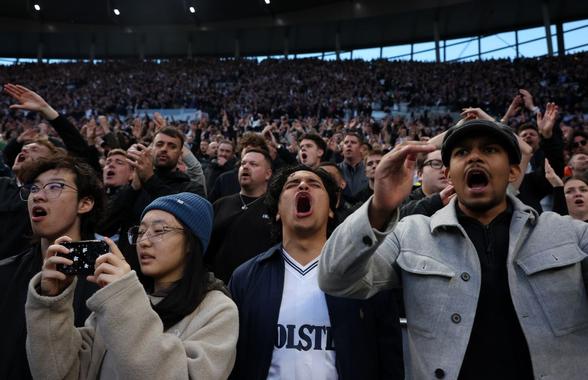 Primarul Londrei îi amenință pe fanii echipei lui Radu Drăgușin: „O să plătiți dacă Tottenham se salvează!”