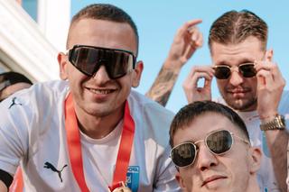 Trendul campioanelor europene a ajuns și la Craiova! Accesoriul „obligatoriu” la petrecerile de titlu